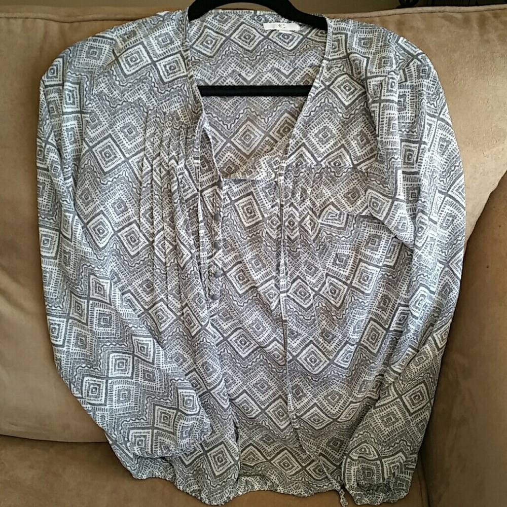 Light grey top